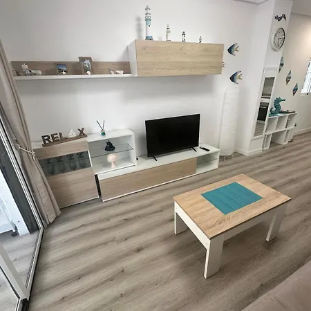 Preciosos Moderno Piso Cerca De La Playa Del Cura Y Todos Servicios En Calle La Loma Торевьиа